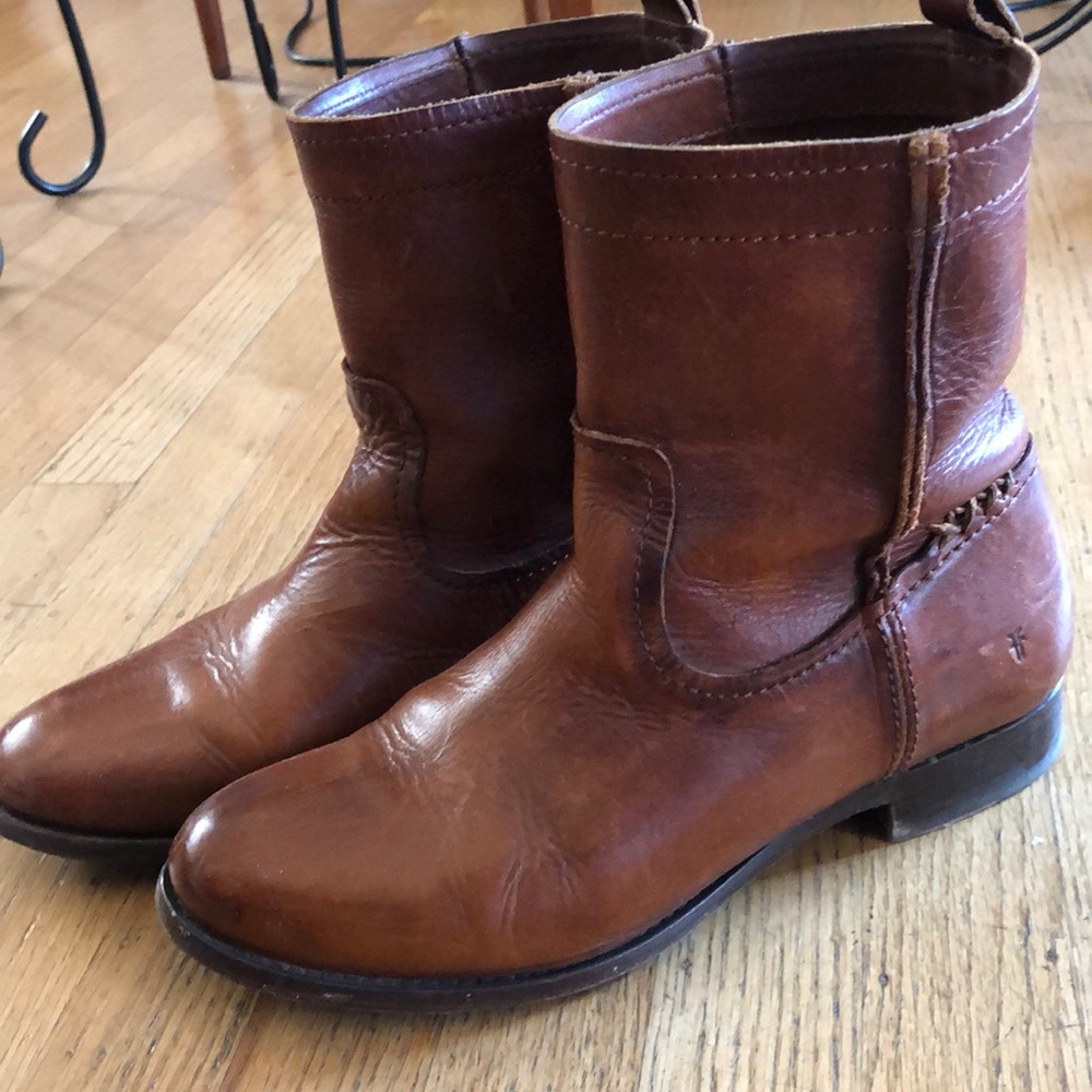 Frye cognac brown leather boots